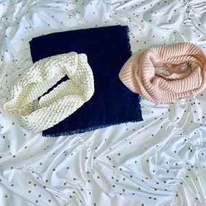 2 infinity scarves and one wrap around